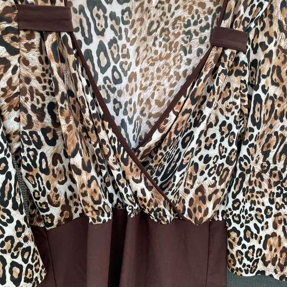 Y2K Tovia leopard print deep vneck top - Picture 14 of 16